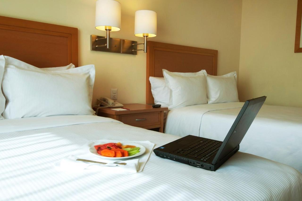 Fiesta Inn Toluca Centro Dış mekan fotoğraf